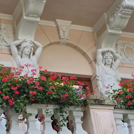 Alpina Hotel